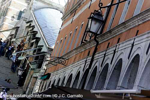 Calle del Puente Rialto